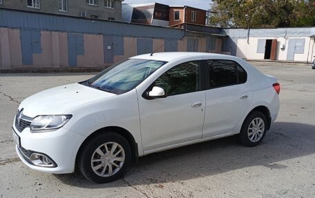 Renault Logan II, 2017 год, 820 000 рублей, 1 фотография