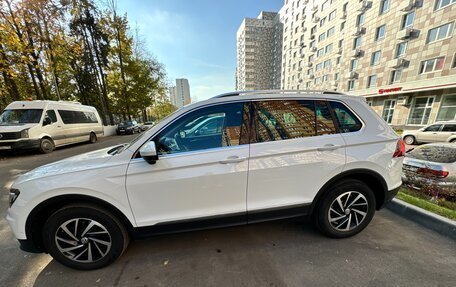 Volkswagen Tiguan II, 2018 год, 2 570 000 рублей, 17 фотография