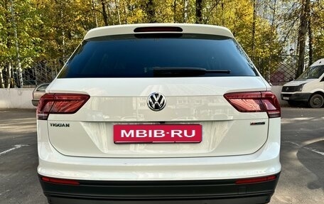 Volkswagen Tiguan II, 2018 год, 2 570 000 рублей, 11 фотография