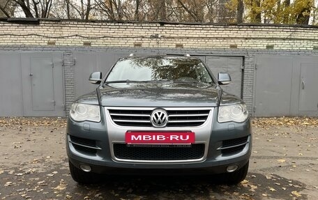 Volkswagen Touareg III, 2008 год, 1 620 000 рублей, 2 фотография