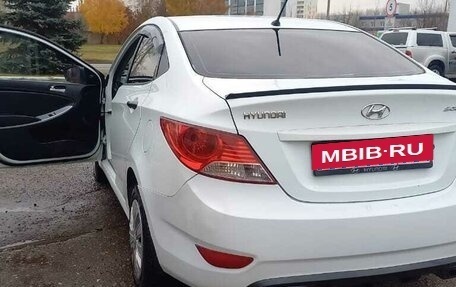 Hyundai Solaris II рестайлинг, 2011 год, 480 000 рублей, 4 фотография