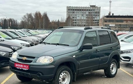 Chevrolet Niva I рестайлинг, 2019 год, 900 000 рублей, 1 фотография