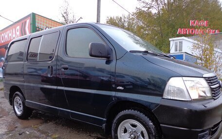 Toyota HiAce H200, 2009 год, 2 450 000 рублей, 18 фотография