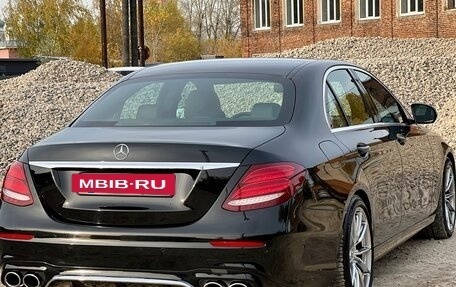 Mercedes-Benz E-Класс, 2019 год, 4 100 000 рублей, 6 фотография