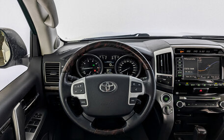 Toyota Land Cruiser 200, 2013 год, 4 750 000 рублей, 22 фотография