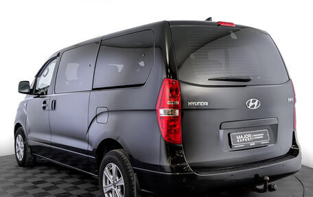 Hyundai H-1 II рестайлинг, 2019 год, 3 150 000 рублей, 7 фотография