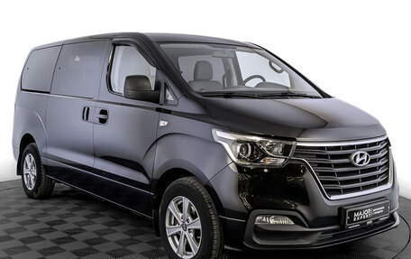 Hyundai H-1 II рестайлинг, 2019 год, 3 150 000 рублей, 3 фотография