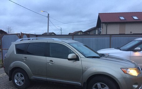 Mitsubishi Outlander III рестайлинг 3, 2009 год, 2 000 000 рублей, 2 фотография