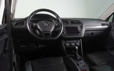 Volkswagen Tiguan II, 2017 год, 2 889 000 рублей, 6 фотография