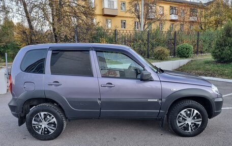 Chevrolet Niva I рестайлинг, 2017 год, 735 000 рублей, 7 фотография