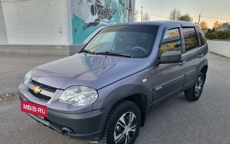 Chevrolet Niva I рестайлинг, 2017 год, 735 000 рублей, 2 фотография