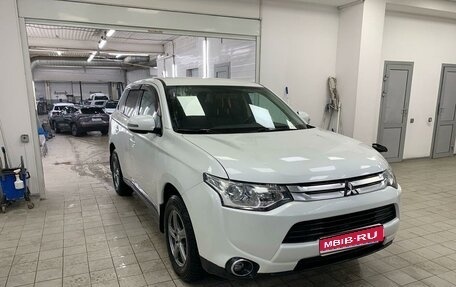 Mitsubishi Outlander III рестайлинг 3, 2014 год, 1 500 000 рублей, 1 фотография