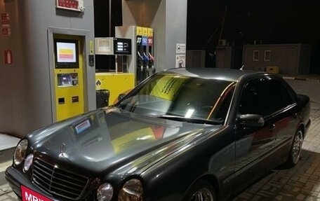 Mercedes-Benz E-Класс, 1999 год, 770 000 рублей, 4 фотография