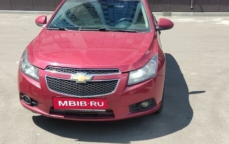 Chevrolet Cruze II, 2011 год, 825 000 рублей, 4 фотография