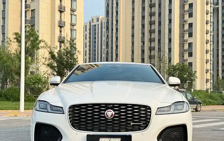 Jaguar XF II, 2022 год, 3 700 077 рублей, 10 фотография