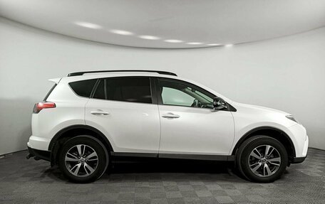 Toyota RAV4, 2017 год, 2 439 000 рублей, 4 фотография