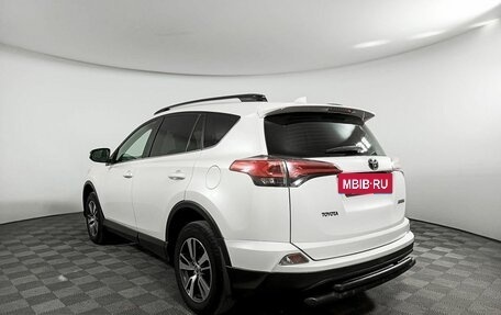 Toyota RAV4, 2017 год, 2 439 000 рублей, 7 фотография