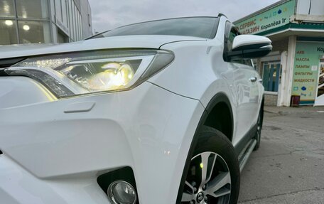 Toyota RAV4, 2017 год, 2 860 000 рублей, 6 фотография