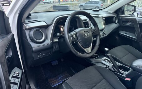 Toyota RAV4, 2017 год, 2 860 000 рублей, 8 фотография