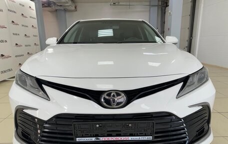 Toyota Camry, 2021 год, 3 180 000 рублей, 9 фотография