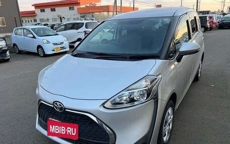 Toyota Sienta II, 2020 год, 1 300 000 рублей, 3 фотография