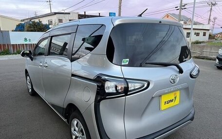 Toyota Sienta II, 2020 год, 1 300 000 рублей, 6 фотография