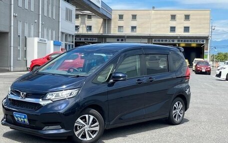 Honda Freed II, 2021 год, 1 300 000 рублей, 3 фотография