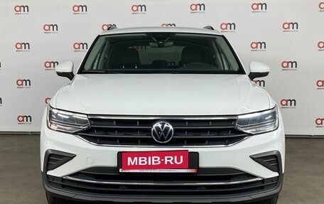 Volkswagen Tiguan II, 2021 год, 2 799 000 рублей, 2 фотография