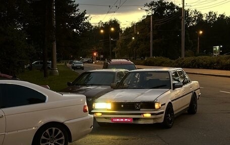 Toyota Mark II VIII (X100), 1988 год, 390 000 рублей, 1 фотография