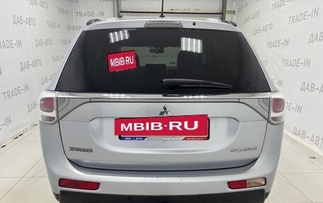 Mitsubishi Outlander III рестайлинг 3, 2012 год, 1 400 000 рублей, 6 фотография