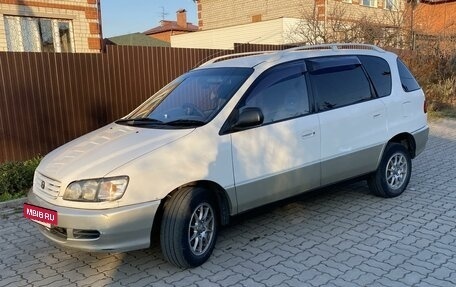 Toyota Ipsum II, 1997 год, 598 000 рублей, 2 фотография