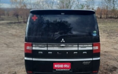 Mitsubishi Delica D:5 I, 2013 год, 2 140 000 рублей, 3 фотография