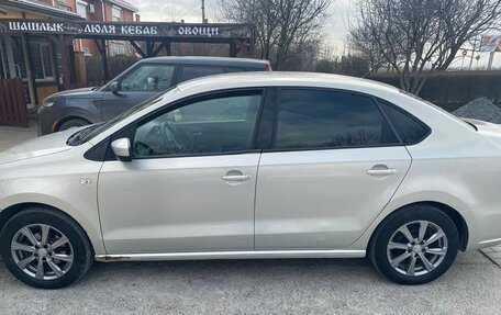 Volkswagen Polo VI (EU Market), 2011 год, 810 000 рублей, 3 фотография