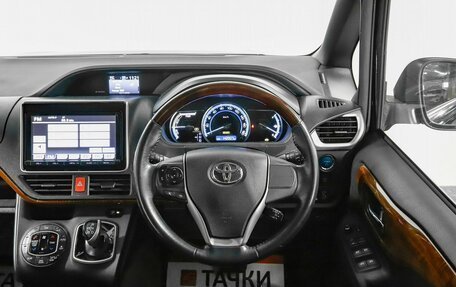 Toyota Voxy III, 2014 год, 2 260 000 рублей, 9 фотография