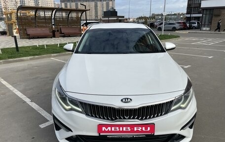 KIA Optima IV, 2019 год, 1 900 000 рублей, 2 фотография