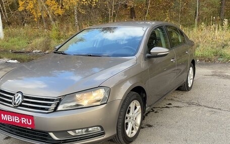 Volkswagen Passat B7, 2011 год, 950 000 рублей, 2 фотография