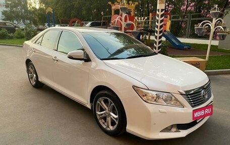 Toyota Camry, 2013 год, 2 400 000 рублей, 2 фотография