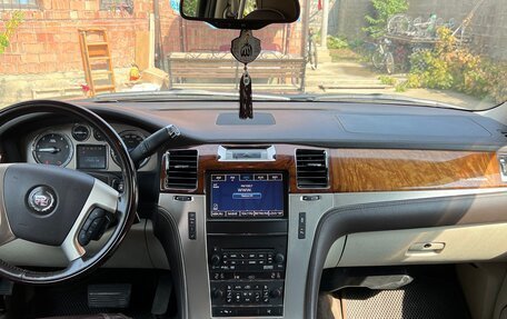 Cadillac Escalade III, 2013 год, 2 650 000 рублей, 9 фотография