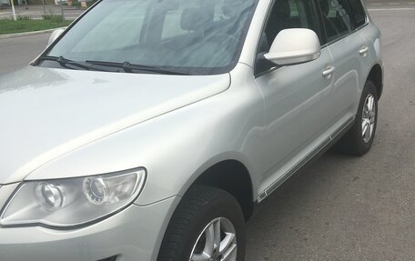 Volkswagen Touareg III, 2008 год, 735 000 рублей, 2 фотография