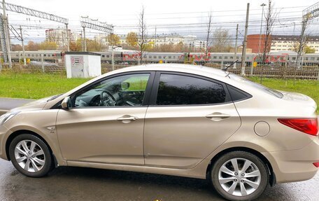 Hyundai Solaris II рестайлинг, 2011 год, 830 000 рублей, 5 фотография