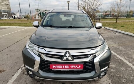 Mitsubishi Pajero Sport III рестайлинг, 2018 год, 2 689 000 рублей, 2 фотография