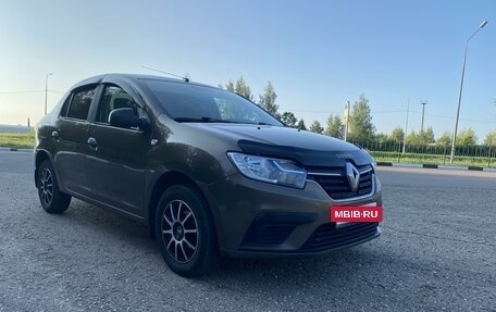 Renault Logan II, 2018 год, 850 000 рублей, 6 фотография