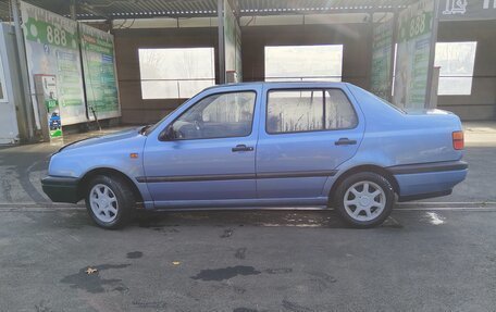 Volkswagen Vento, 1992 год, 290 000 рублей, 2 фотография