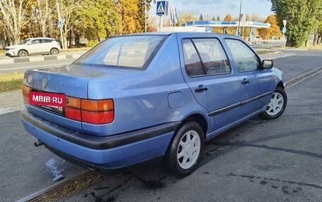 Volkswagen Vento, 1992 год, 290 000 рублей, 4 фотография