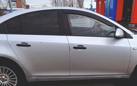 Chevrolet Cruze II, 2010 год, 695 000 рублей, 7 фотография