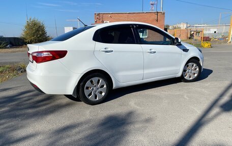 KIA Rio III рестайлинг, 2015 год, 999 999 рублей, 2 фотография