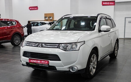 Mitsubishi Outlander III рестайлинг 3, 2013 год, 1 370 000 рублей, 1 фотография