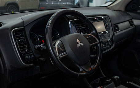 Mitsubishi Outlander III рестайлинг 3, 2013 год, 1 370 000 рублей, 11 фотография