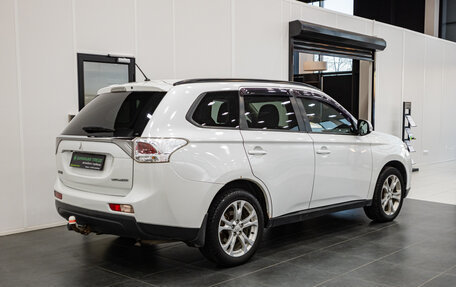 Mitsubishi Outlander III рестайлинг 3, 2013 год, 1 370 000 рублей, 6 фотография