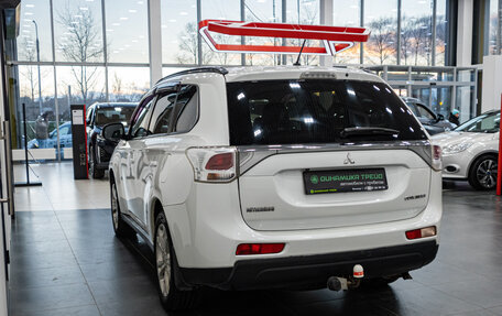 Mitsubishi Outlander III рестайлинг 3, 2013 год, 1 370 000 рублей, 8 фотография